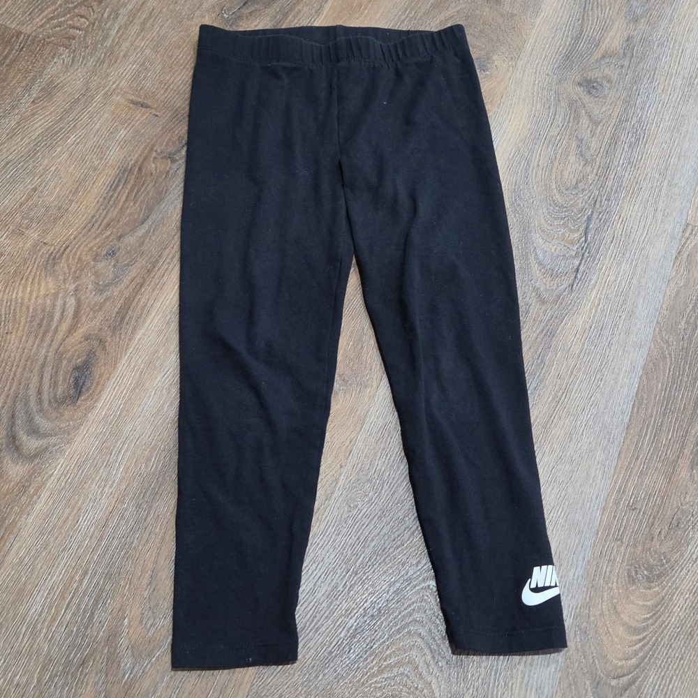 Nike Girls Sportswear Leggings Black White Futura Logo Size 6X 6-7 Years